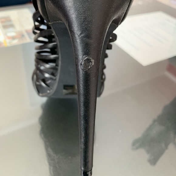 Ladies Heels - Picture 4 of 8